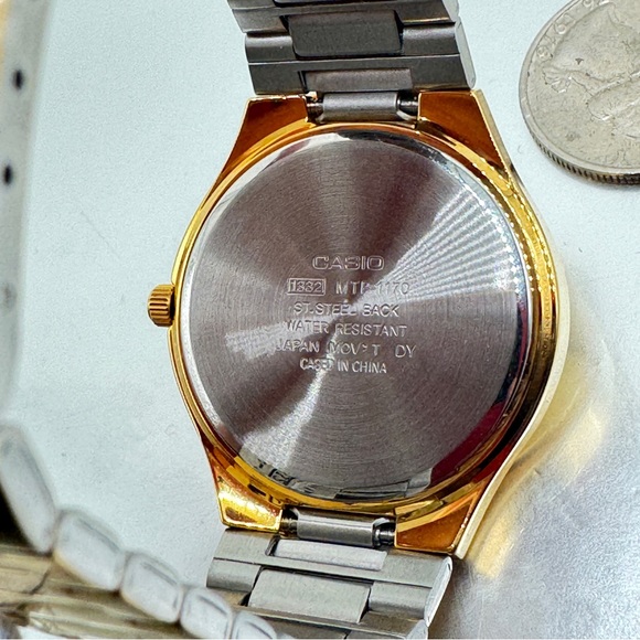 Casio Stainless Steel Watch
37mm Case in Diameter
New Battery Inside. - Picture 7 of 9